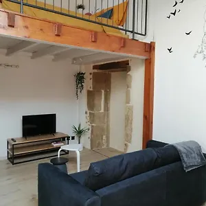 le-studio-romans-sur-isere.hotels-rhonealpes.com/